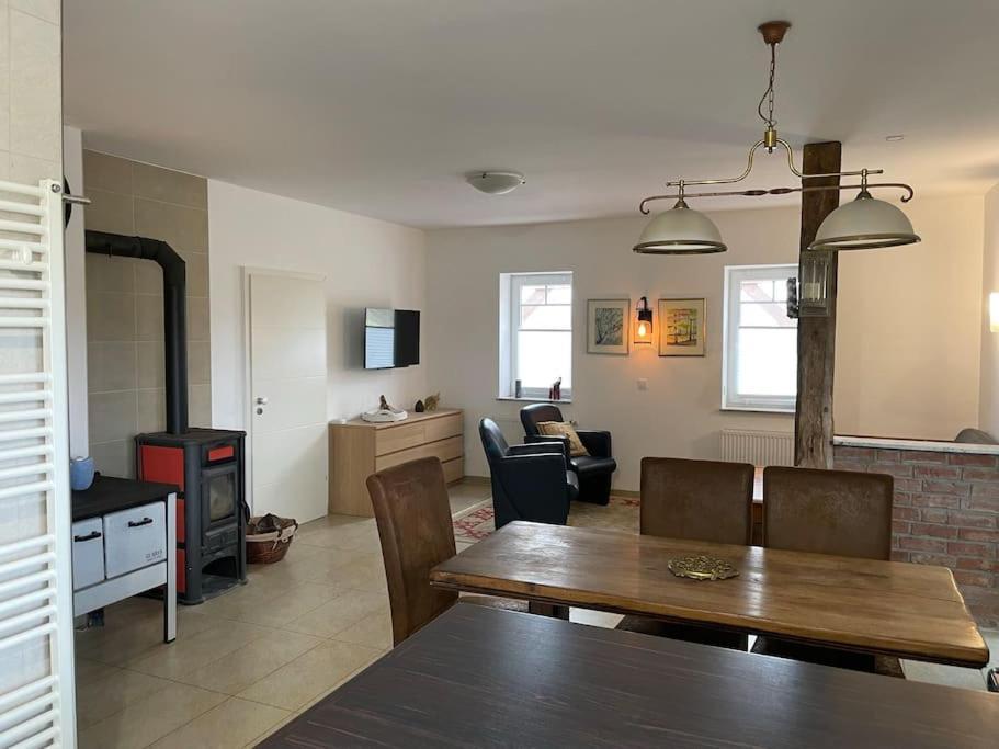 Charmante Ferienwohnung In Idyllischer Lage ยีเวอ ภายนอก รูปภาพ