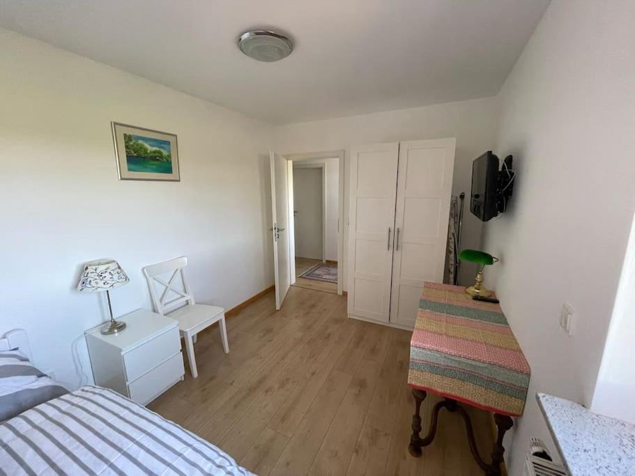 Charmante Ferienwohnung In Idyllischer Lage ยีเวอ ภายนอก รูปภาพ