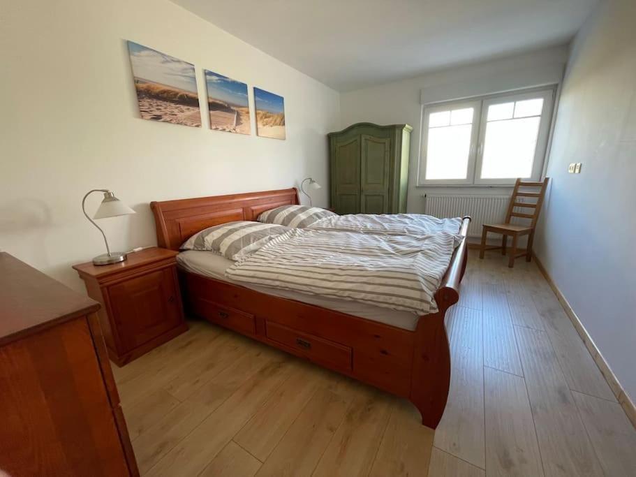 Charmante Ferienwohnung In Idyllischer Lage ยีเวอ ภายนอก รูปภาพ